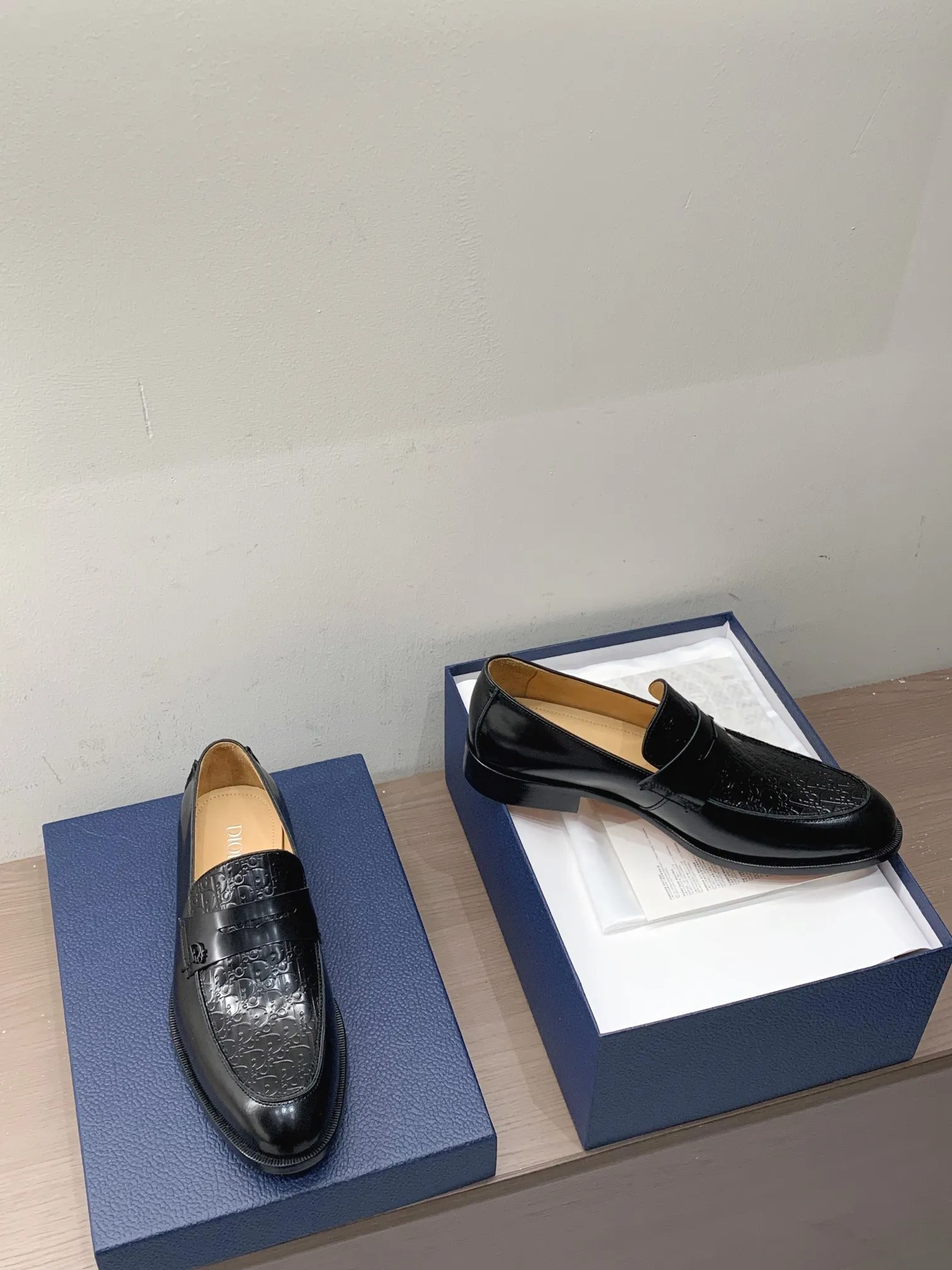 940💰 Dior high-end men's boutique casual leather shoes, imported cowhide upper, water-dyed cowhide lining, imported genuine leather outsole, perfect details, standard code 39-44 (38.45.46 customized, non-returnable and non-exchangeable),